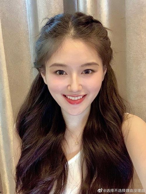 吃西湖瓜的网红是谁,探寻夏日消暑新宠 第2张 吃西湖瓜的网红是谁,探寻夏日消暑新宠 第2张